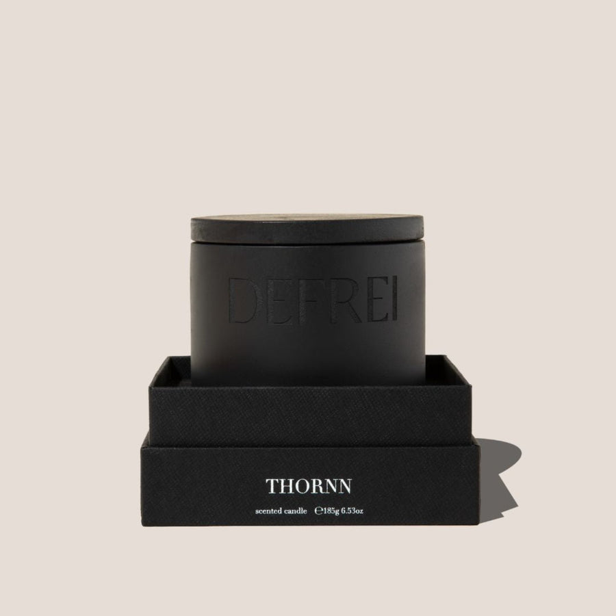 DEFREI_CANDLE_THORNN_VESSEL_WITH_BOX_FRONT SCENTED CANDLE RED ROSES BLACK CANDLE